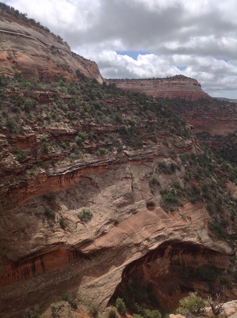mcinnis-canyons-day-2-cayonlands-backpacking-hiking-camping-1