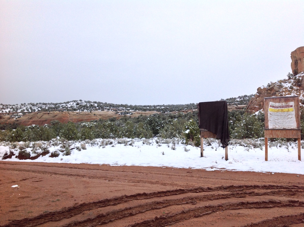 mcinnis-canyons-sign-snow-winter-backpacking-camping-morning-4