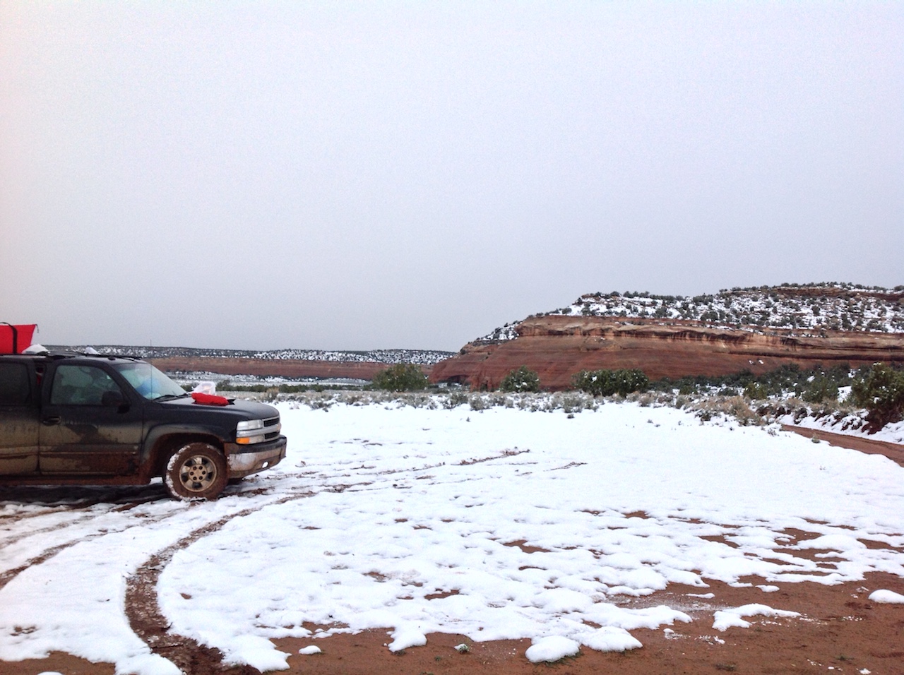 mcinnis-canyons-sign-snow-winter-backpacking-camping-morning-8