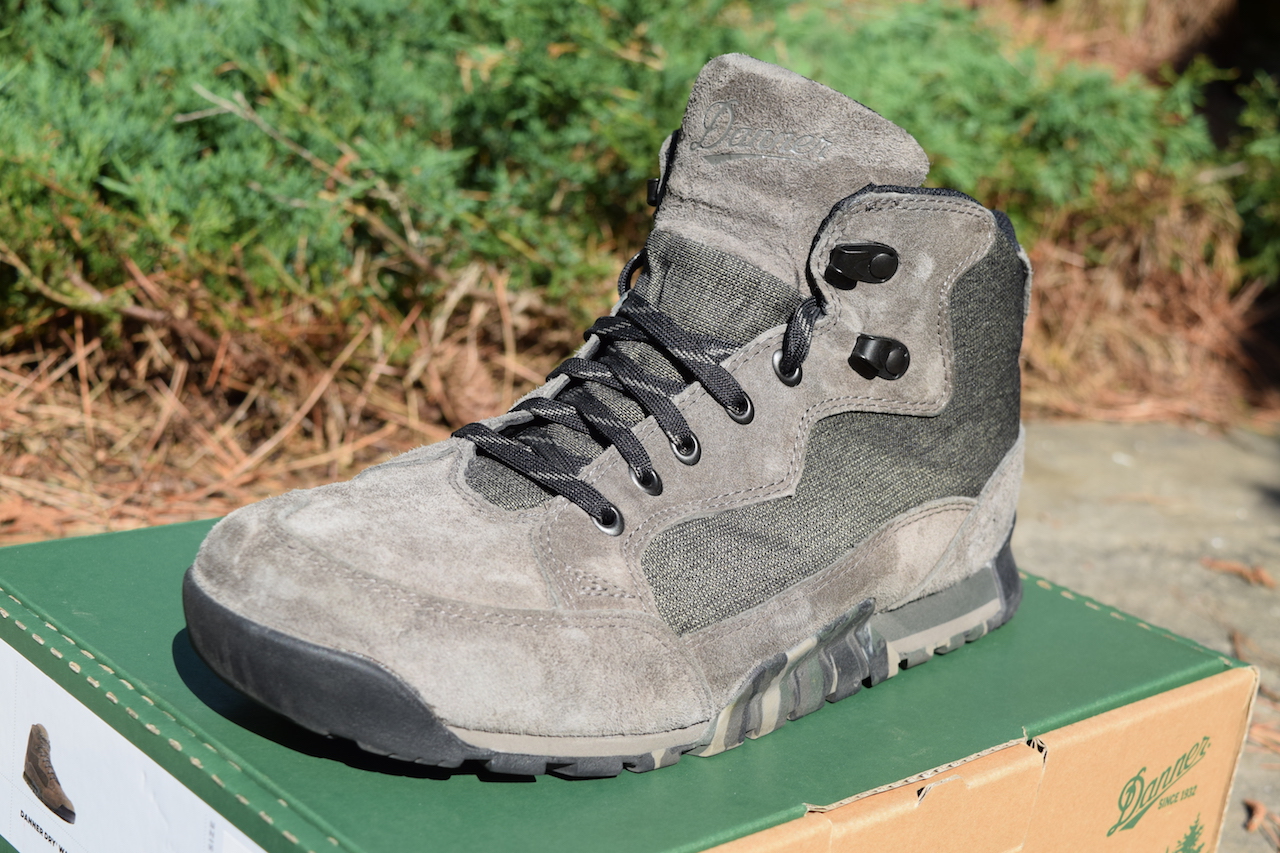 danner-skyridge-boots-backpacking-hiking-camping-backcountry-lifestyle-outdoors-urban-trails